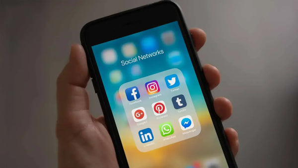 Social Media Promotion|Smartphone-Woman|Like|Social Media Promotion Channels|Smartphone-Social Network